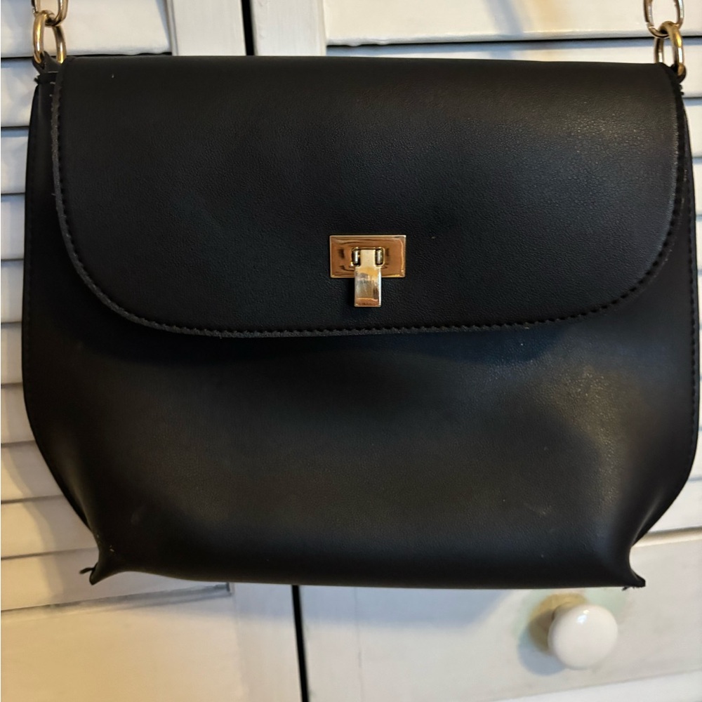 Elegant Black Leather Shoulder Bag